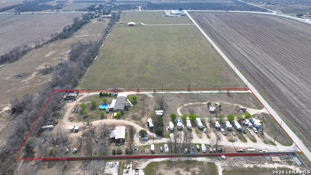 Listing photo id 6 for 501, 505 & 509 Lakeview