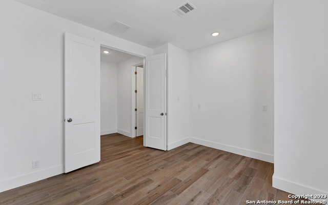 Listing photo id 8 for 1051 Lime Gruene