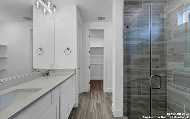 Listing photo id 12 for 1051 Lime Gruene