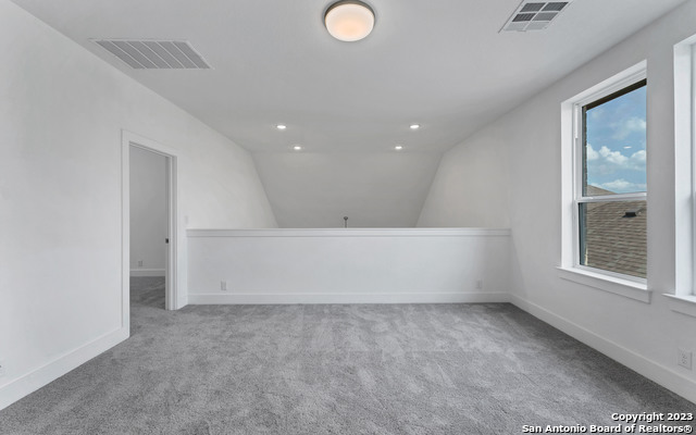 Listing photo id 15 for 1051 Lime Gruene