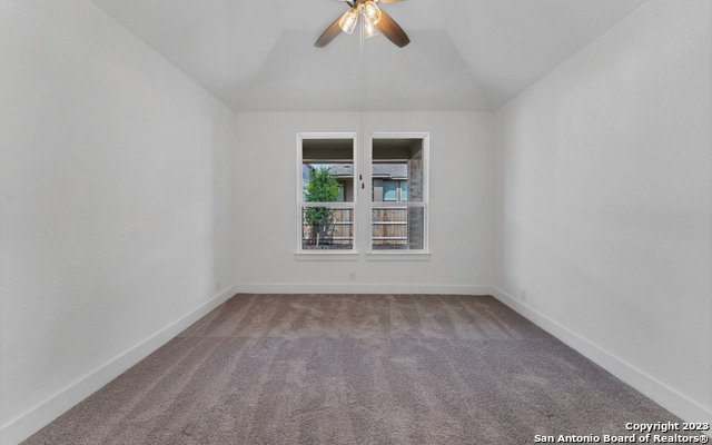 Listing photo id 17 for 1051 Lime Gruene