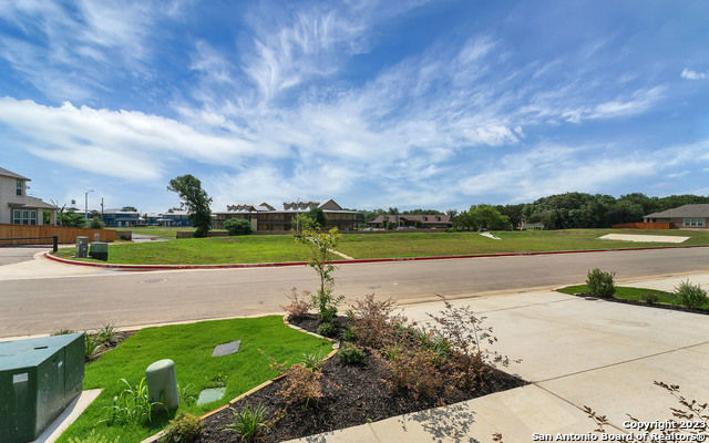 Listing photo id 22 for 1051 Lime Gruene