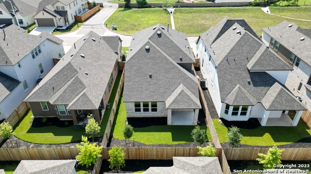 Listing photo id 27 for 1051 Lime Gruene