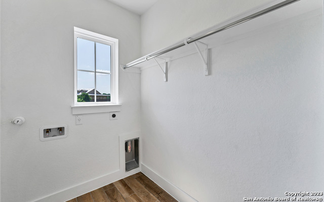 Listing photo id 5 for 1051 Lime Gruene