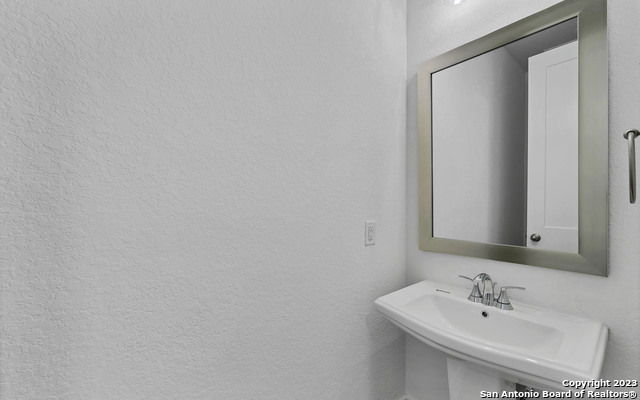 Listing photo id 6 for 1051 Lime Gruene