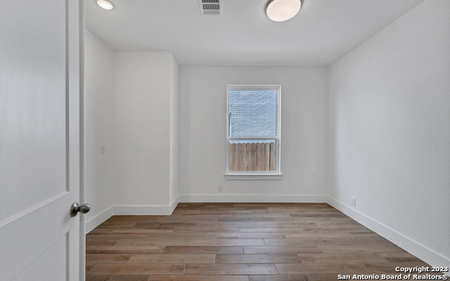 Listing photo id 7 for 1051 Lime Gruene