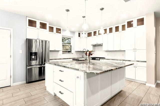 Listing photo id 8 for 2854 Lakehills