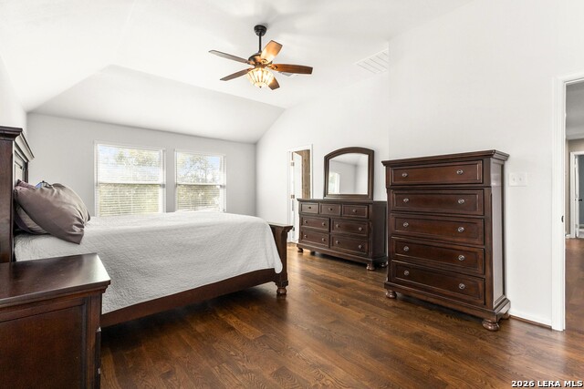 Listing photo id 12 for 2854 Lakehills