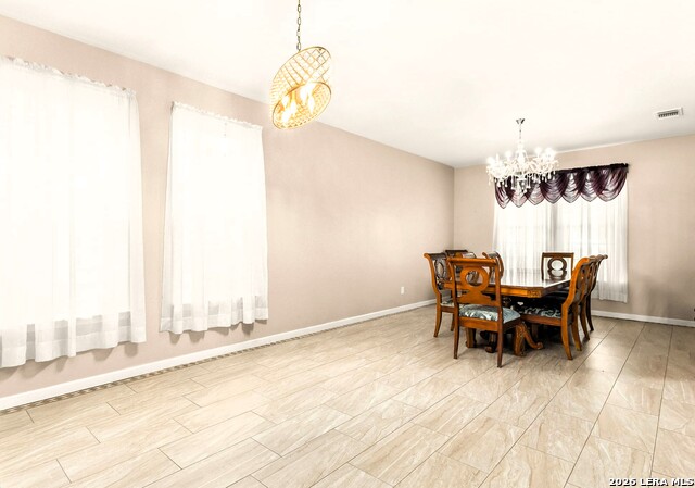 Listing photo id 3 for 2854 Lakehills