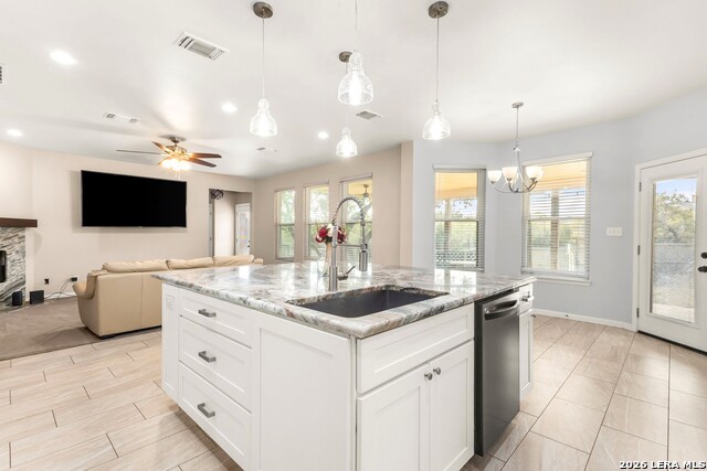 Listing photo id 7 for 2854 Lakehills