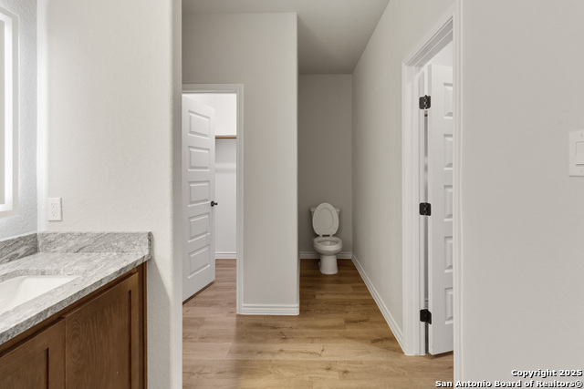 Image 16 of 24 For 806 Huntington St W