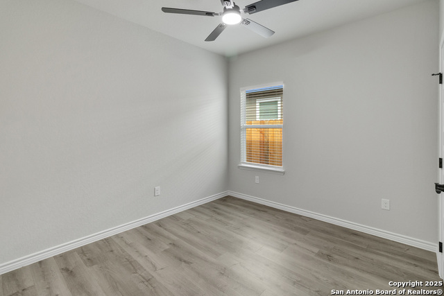 Image 8 of 24 For 806 Huntington St W