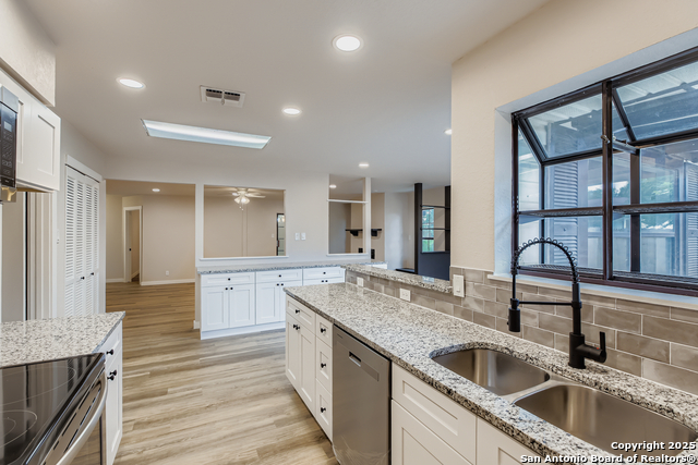 Image 14 of 36 For 520 Marilyn  