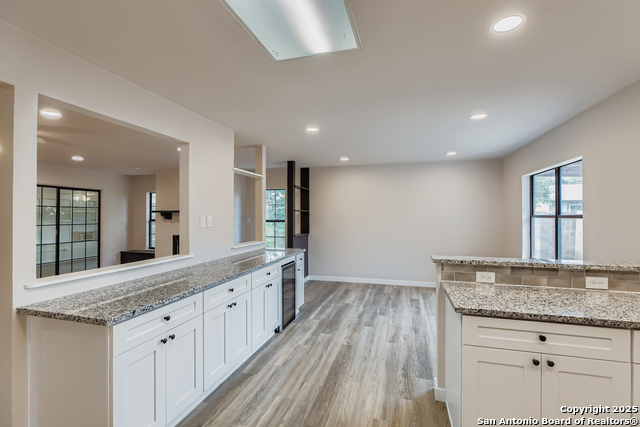 Image 15 of 36 For 520 Marilyn  