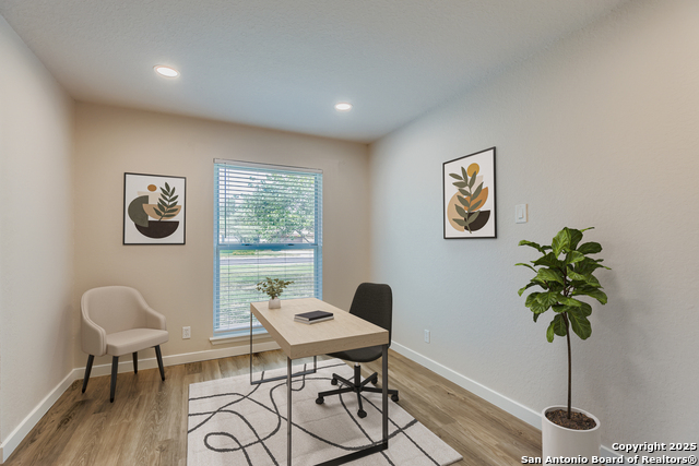 Image 16 of 36 For 520 Marilyn  