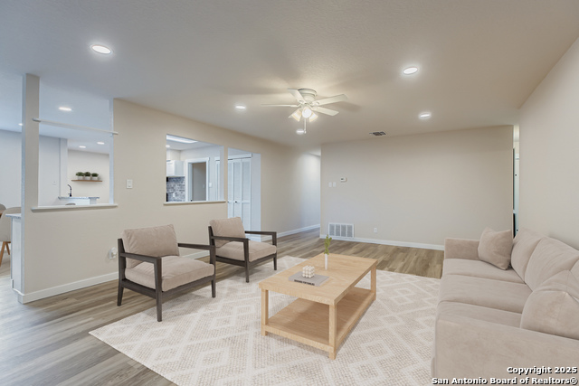 Image 6 of 36 For 520 Marilyn  