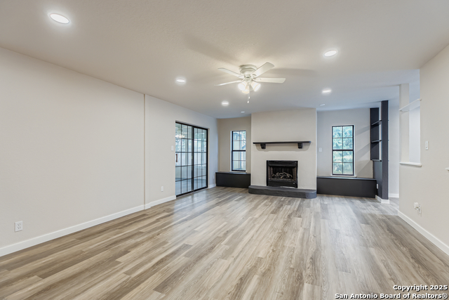 Image 9 of 36 For 520 Marilyn  