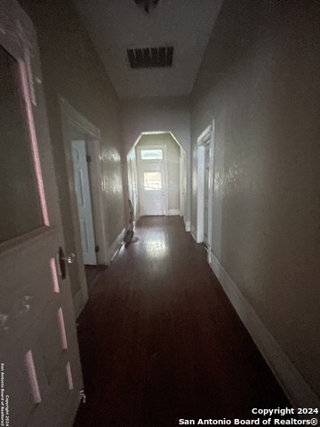 Listing photo id 3 for 1721 Monterey St