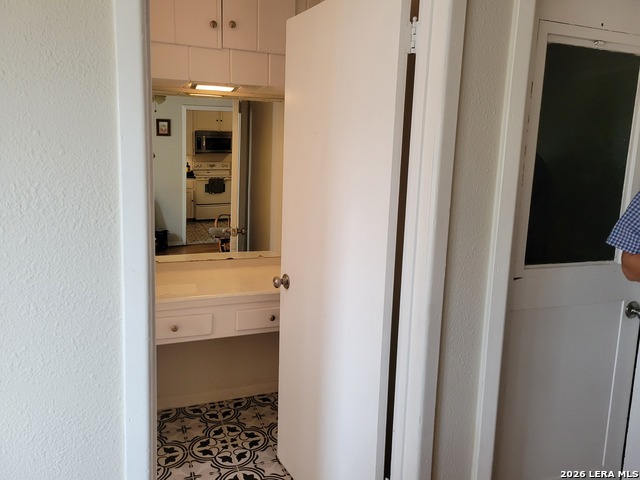 Image 10 of 17 For 558 Adrian  