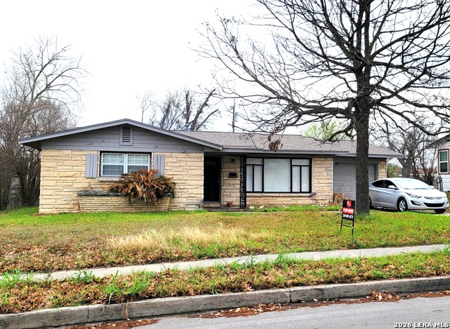 Image 2 of 17 For 558 Adrian  