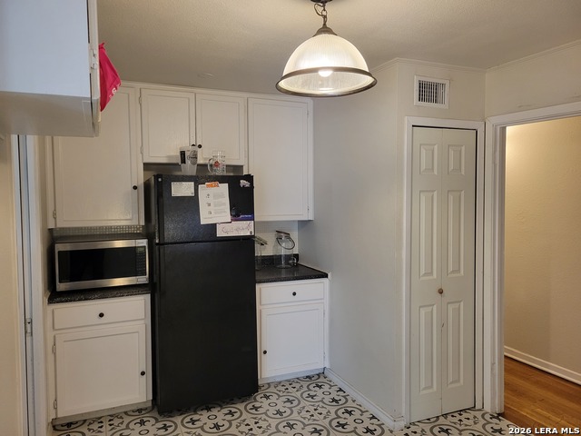 Image 7 of 17 For 558 Adrian  