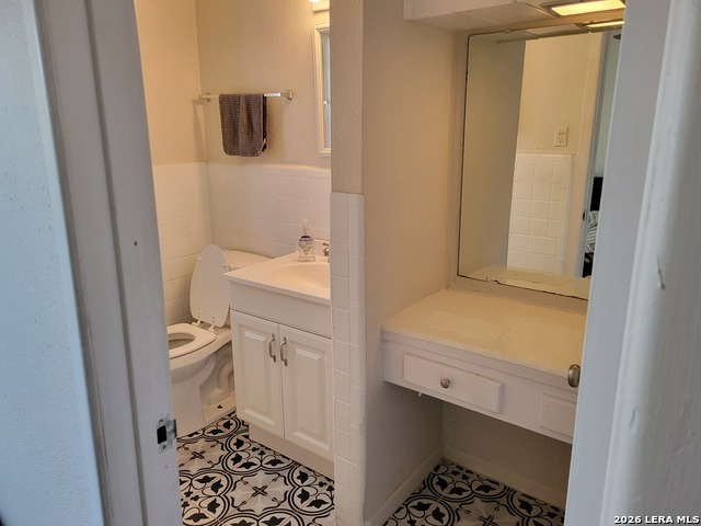 Image 9 of 17 For 558 Adrian  