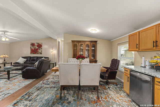 Image 15 of 39 For 397 Ridgeview