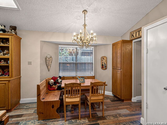 Listing photo id 9 for 13723 Cedar Canyon