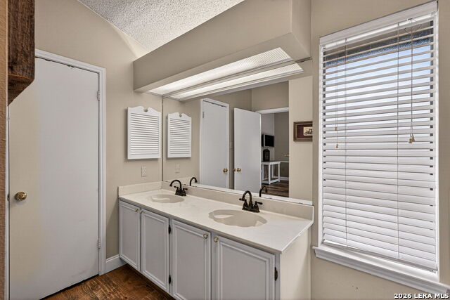 Listing photo id 15 for 13723 Cedar Canyon