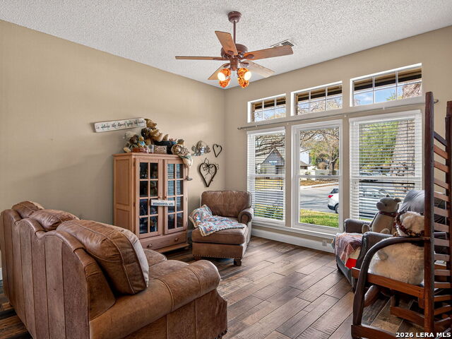 Listing photo id 1 for 13723 Cedar Canyon