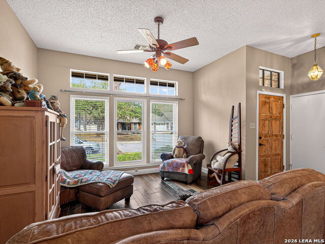 Listing photo id 2 for 13723 Cedar Canyon