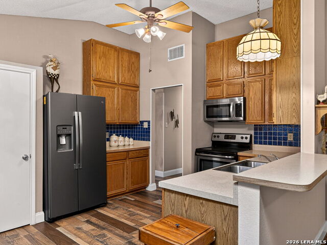 Listing photo id 5 for 13723 Cedar Canyon