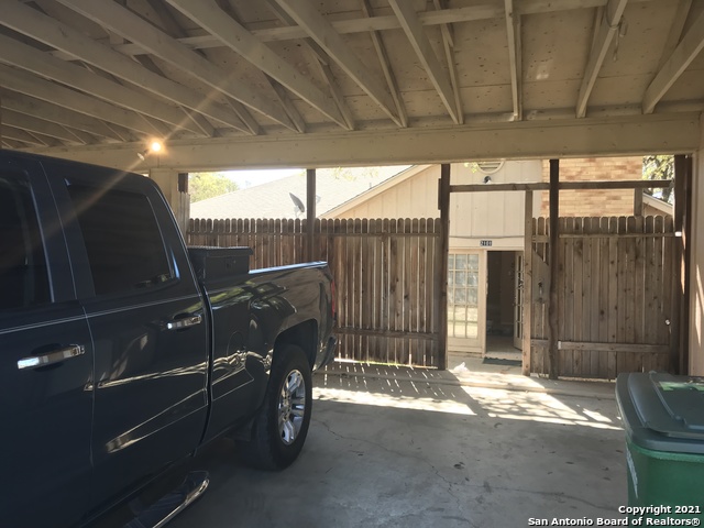 Image 2 of 15 For 2101 Ledge View St