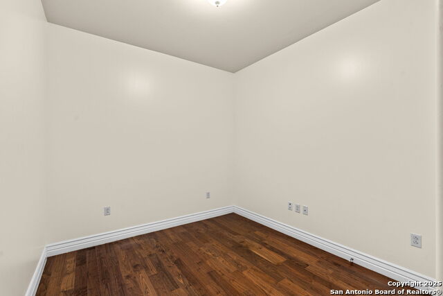 Image 13 of 29 For 215 Center St  203