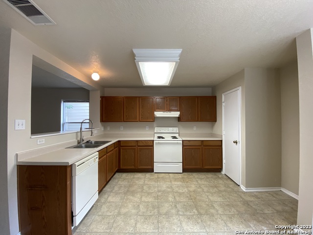 Image 13 of 36 For 4938 Corian Springs Dr