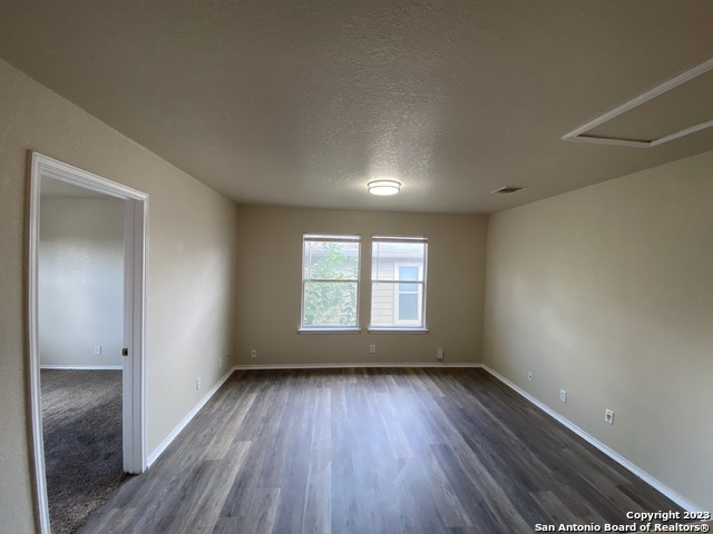 Image 21 of 36 For 4938 Corian Springs Dr