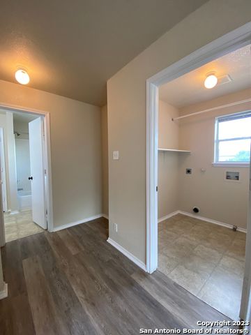 Image 22 of 36 For 4938 Corian Springs Dr