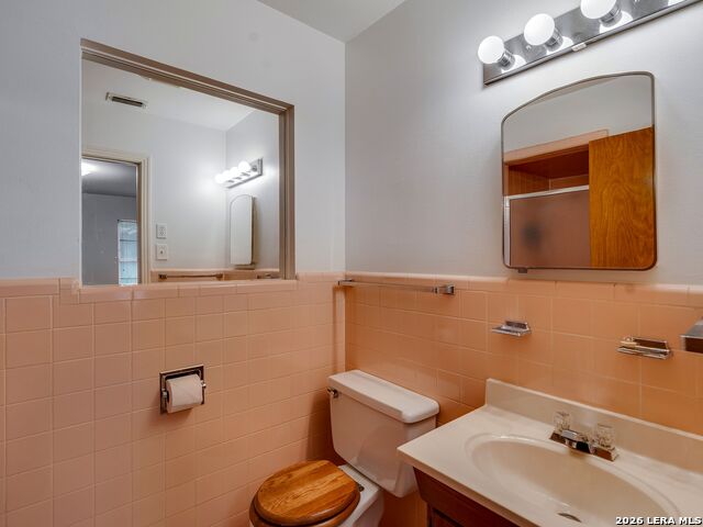 Image 13 of 25 For 4630 Seabreeze Drive