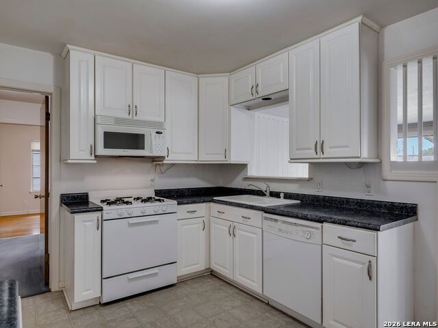 Image 14 of 25 For 4630 Seabreeze Drive