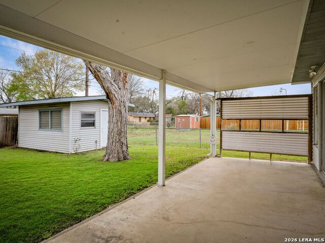 Image 20 of 25 For 4630 Seabreeze Drive