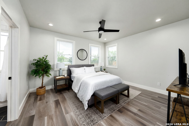 Image 14 of 29 For 423 Mesquite St N