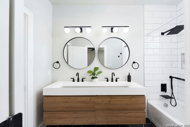 Image 16 of 29 For 423 Mesquite St N