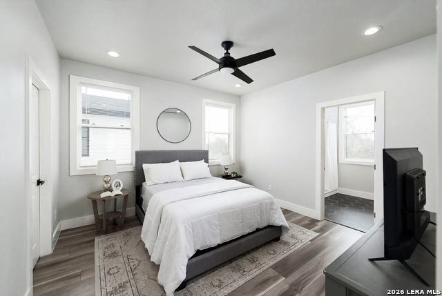 Image 20 of 29 For 423 Mesquite St N