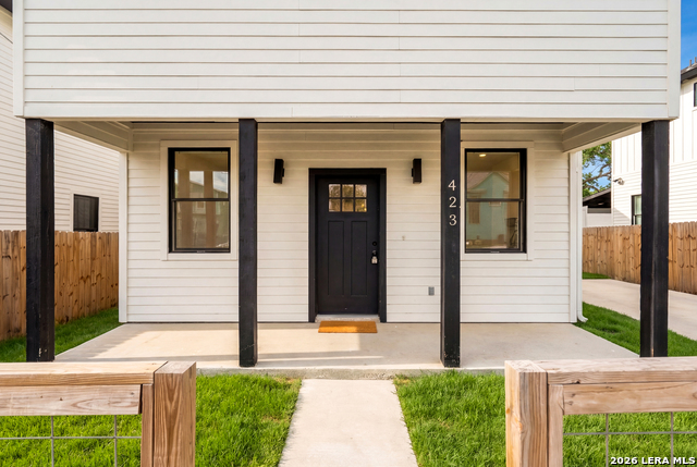 Image 25 of 29 For 423 Mesquite St N