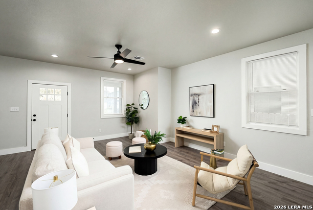 Image 6 of 29 For 423 Mesquite St N