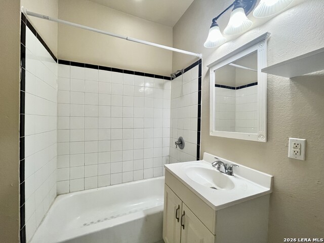 Listing photo id 13 for 1539 Woodlawn Ave W 2