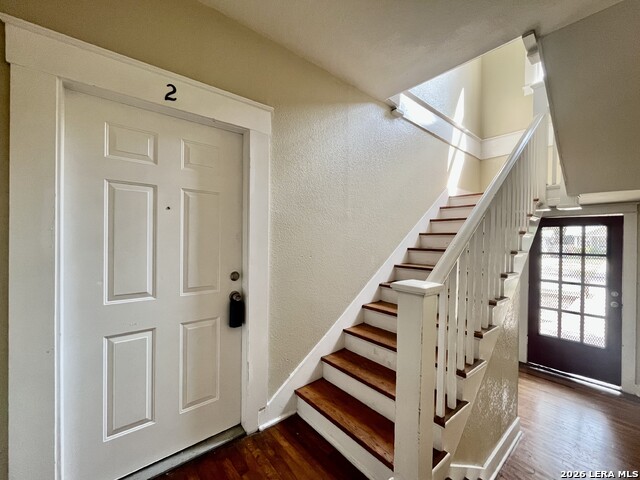 Listing photo id 16 for 1539 Woodlawn Ave W 2