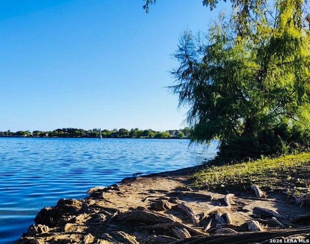 Listing photo id 20 for 1539 Woodlawn Ave W 2