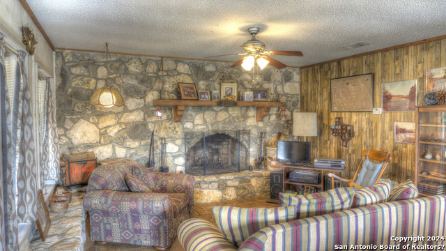 Image 21 of 47 For 22 Squirrel Bend