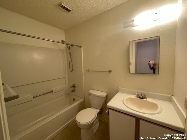 Image 12 of 18 For 7631 Heathridge